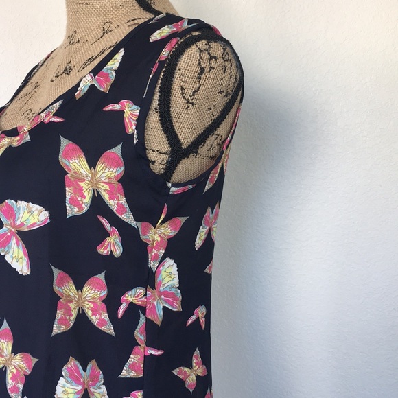 Butterfly tank top! Size M - Picture 3 of 5